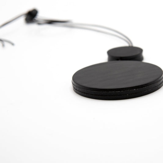 BEVERLY SMART pendentifs Collier Bauhaus 02 – Bijou Fait Main en Cuir Recyclé Noir Mat et Vernis