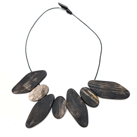 BEVERLY SMART Princesa Collier en Corne Satinée – Bijou Artisanal Fait Main au Mozambique