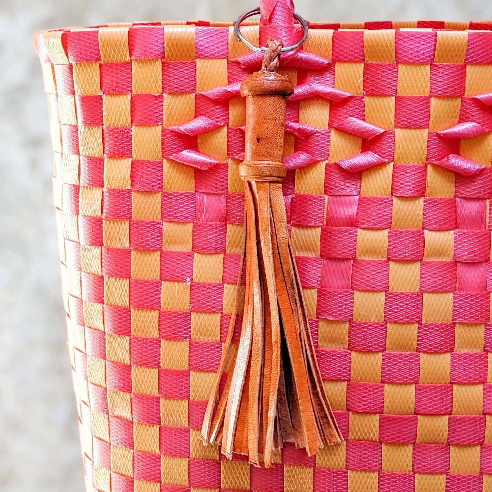 BEVERLY SMART Sacs Sac à main tissé à la main en sangle plastique recyclée