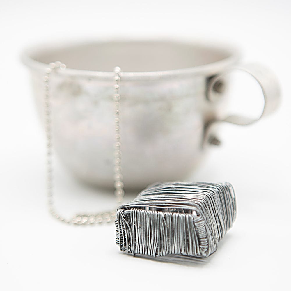 BEVERLY SMART Collier pendentif de carré en fil de fer