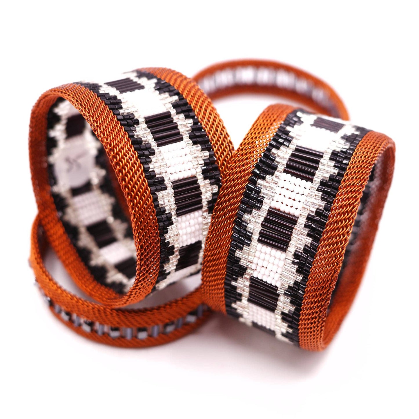 BEVERLY SMART Bangle Bracelet en fil de cuivre tressé et perles ornées