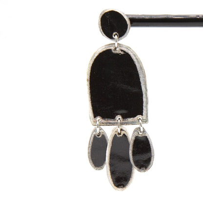 BEVERLY SMART EI Earrings Black Boucles d’oreilles LIFU – Boucles chandelier en perles de papier recyclé