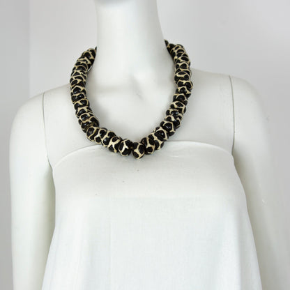 BEVERLY SMART EI Princesa Collier en perles d’os batik – fait main au Kenya
