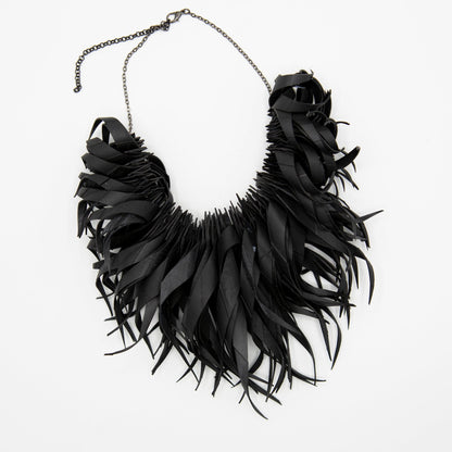 BEVERLY SMART EI Princesa Collier Noir Audacieux en Caoutchouc Recyclé