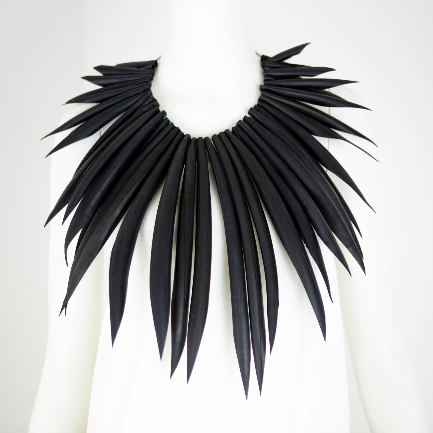 BEVERLY SMART EI Princesa Le Collier Manhattan – Bijou Audacieux en Chambre à Air Recyclée