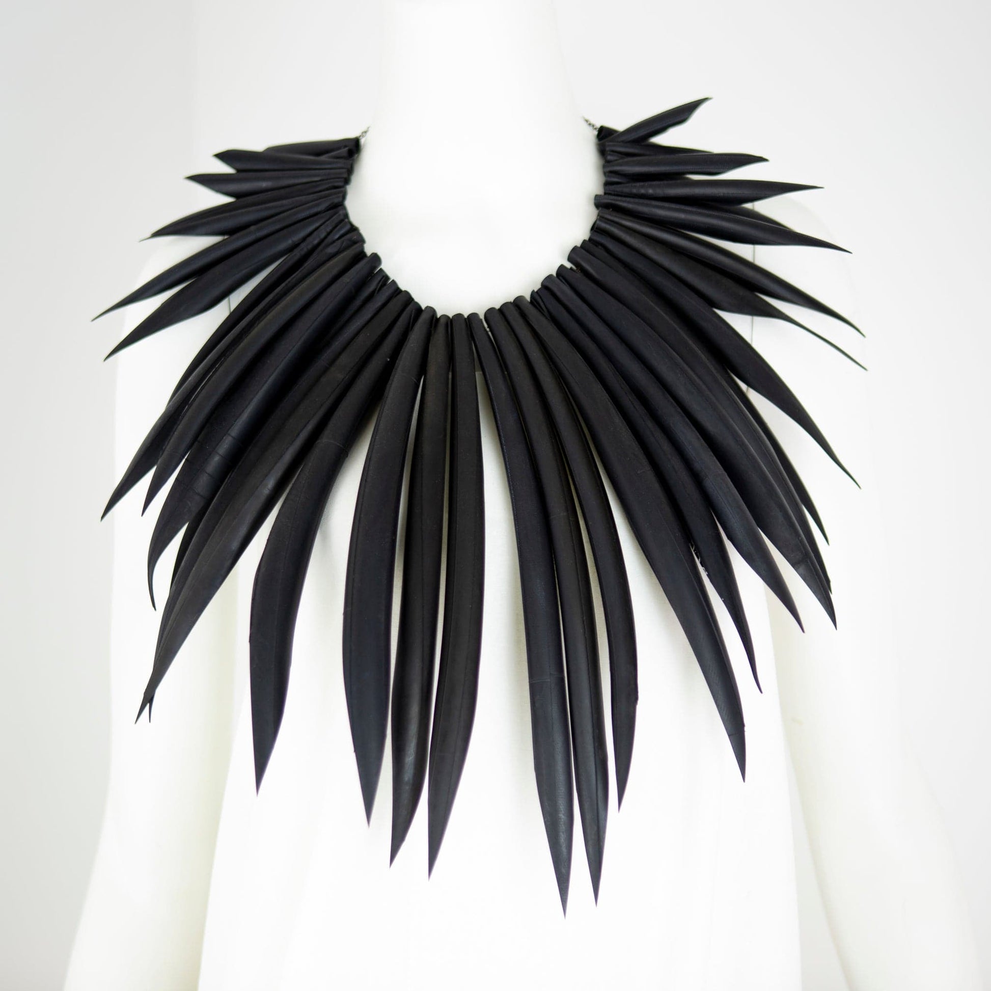BEVERLY SMART EI Princesa Le Collier Manhattan – Bijou Audacieux en Chambre à Air Recyclée