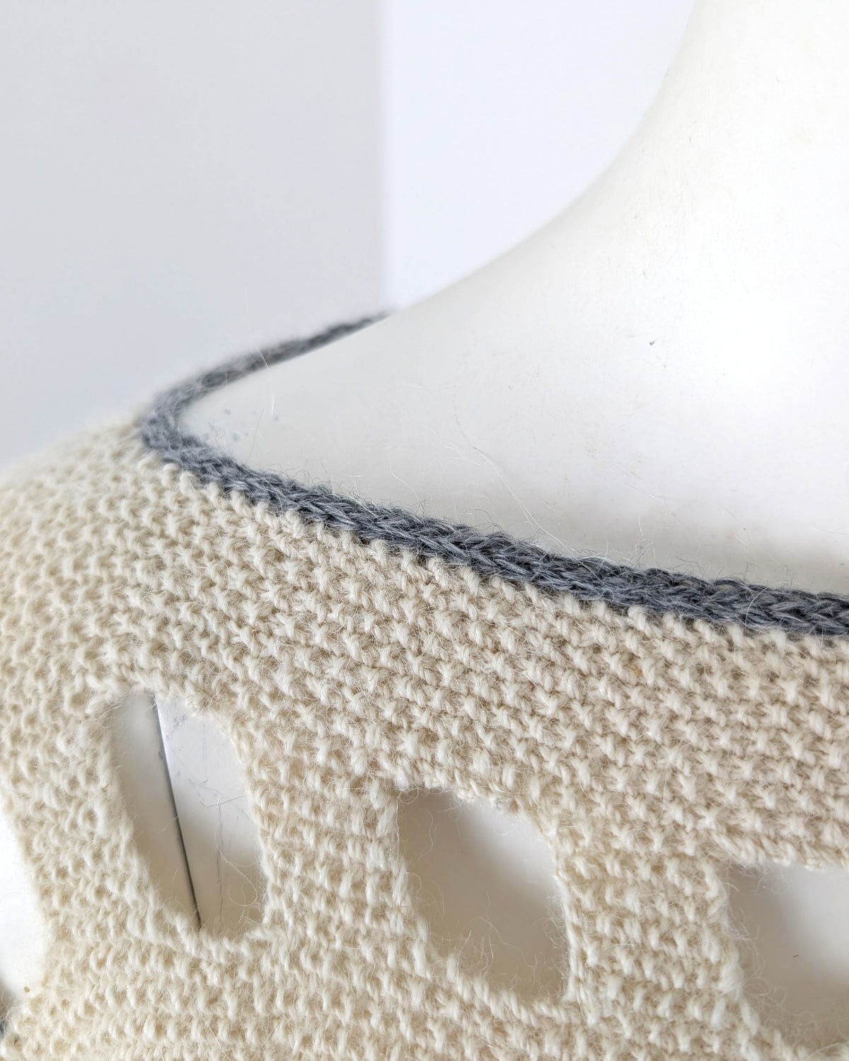 BEVERLY SMART EI tricots Pull grille, crème surpiqué gris, n° 6