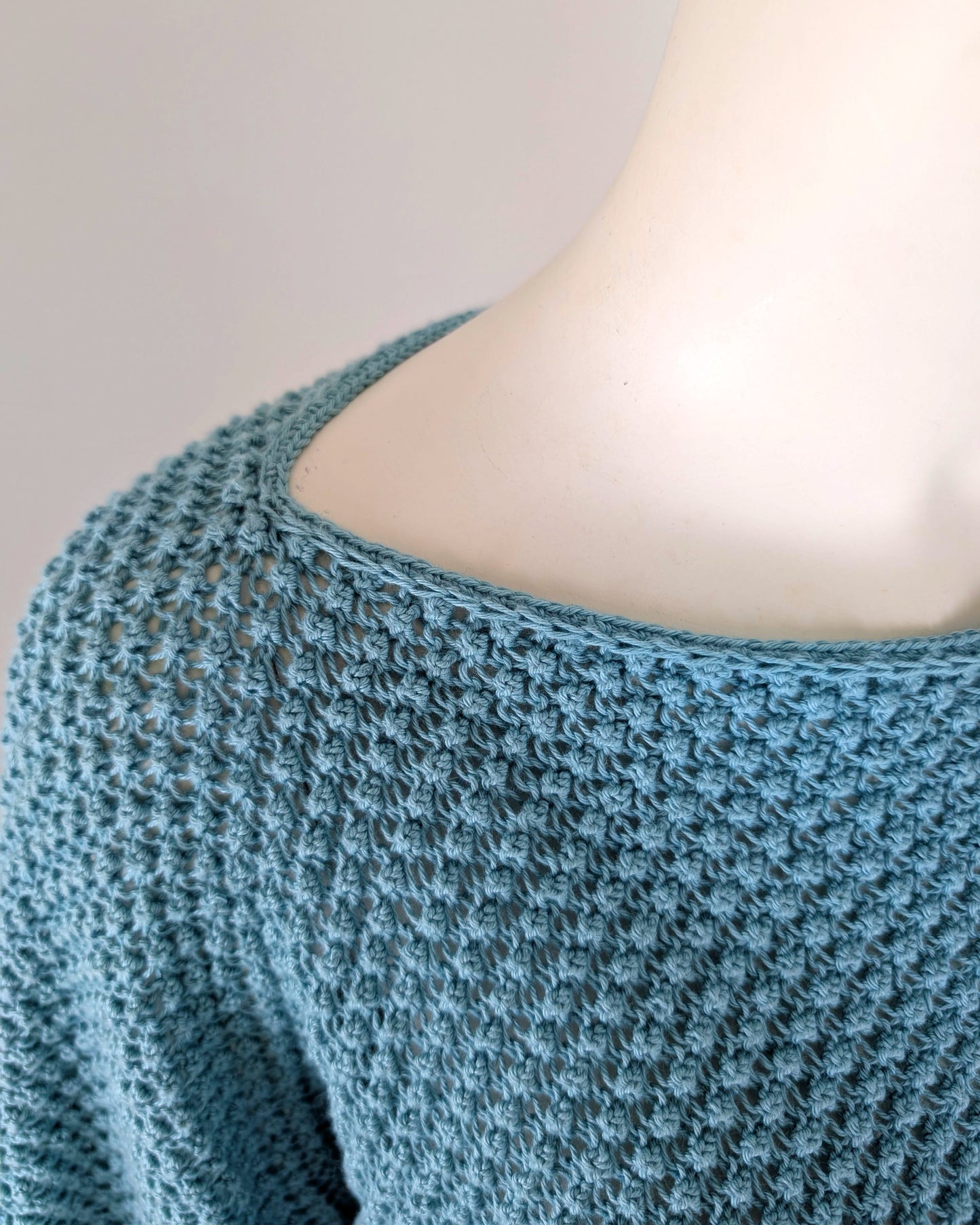 BEVERLY SMART EI tricots The Blackberry Sweater Pattern