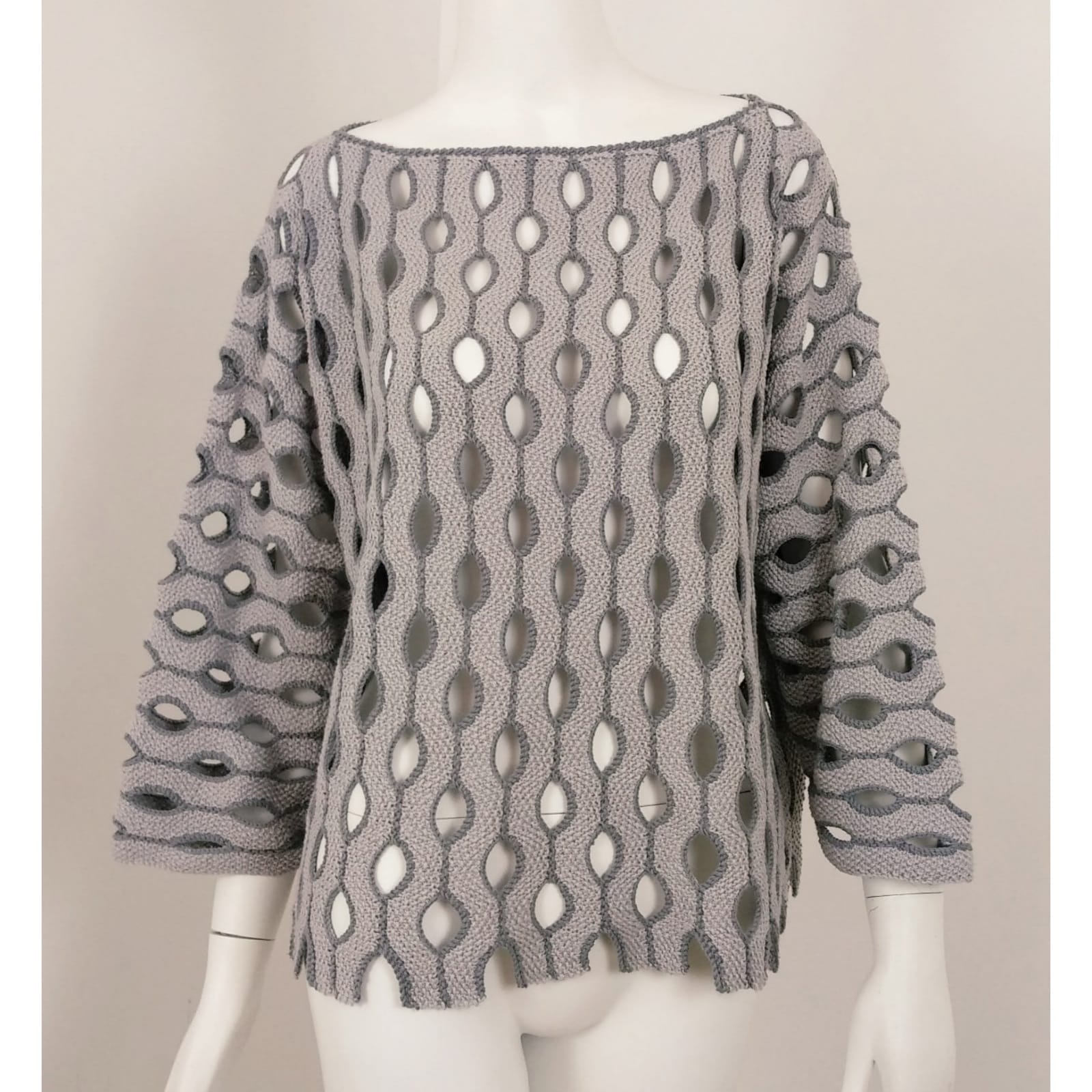 BEVERLY SMART EI tricots The Eyeliner Sweater Pattern