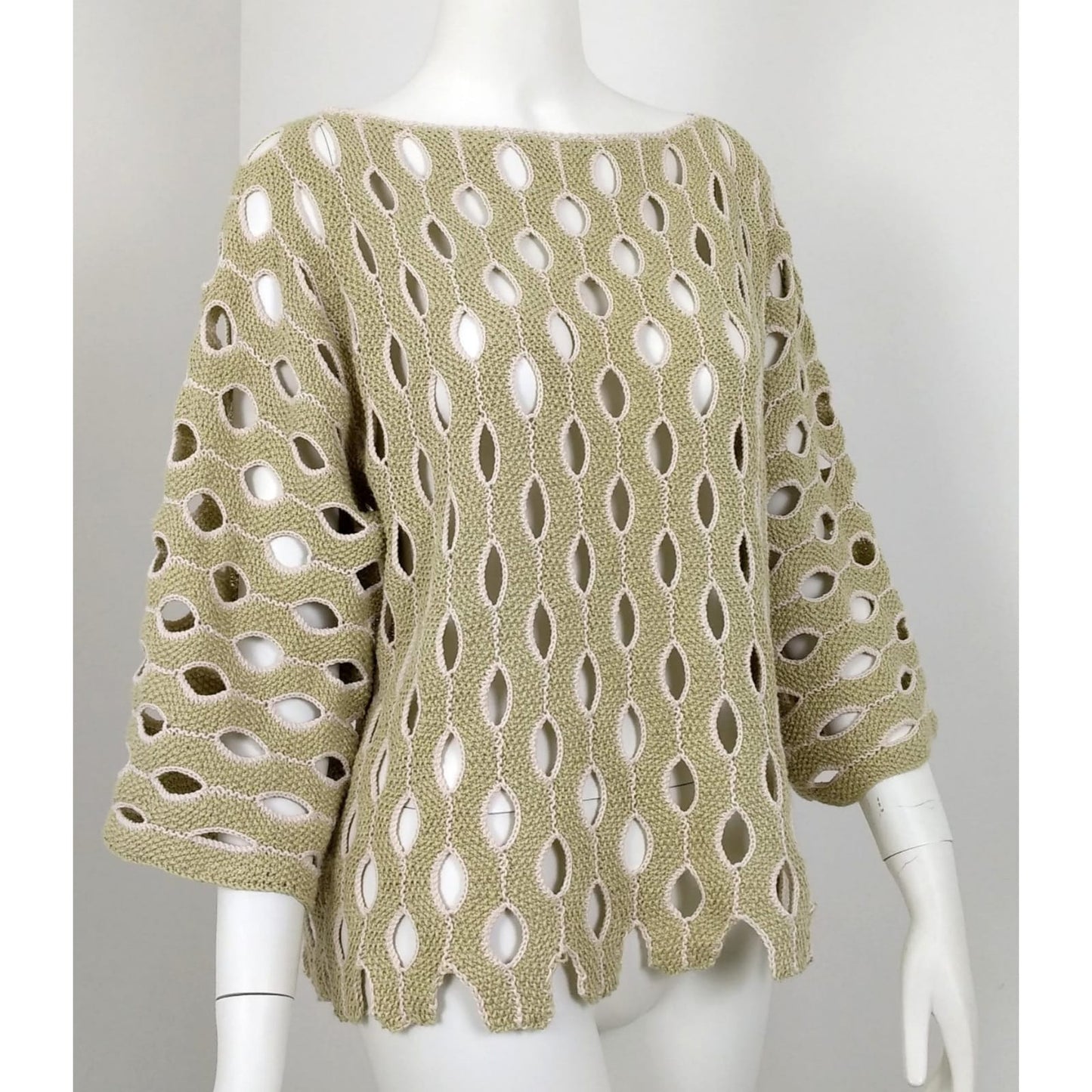 BEVERLY SMART EI tricots The Eyeliner Sweater Pattern