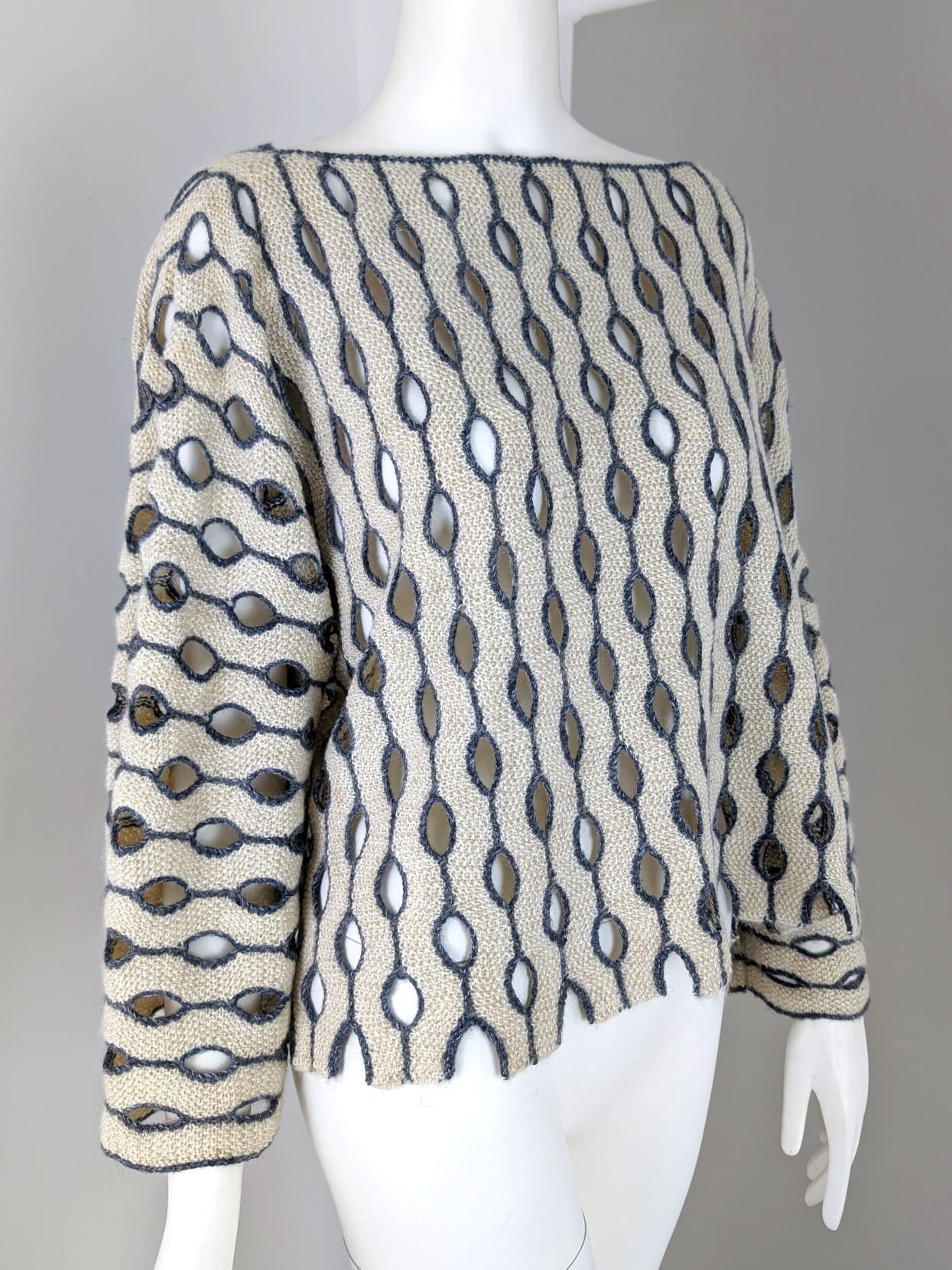 BEVERLY SMART EI tricots The Eyeliner Sweater Pattern