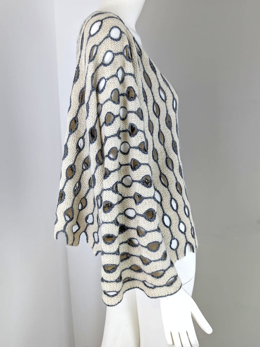 BEVERLY SMART EI tricots The Eyeliner Sweater Pattern