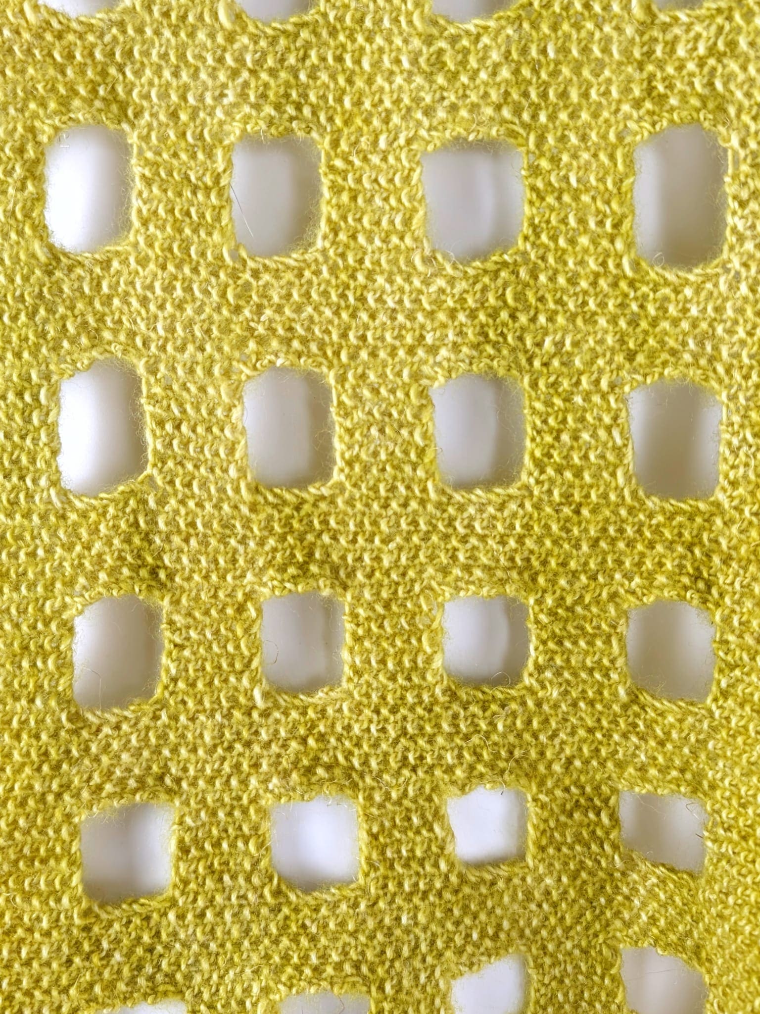 BEVERLY SMART EI tricots The Grid Sweater Pattern