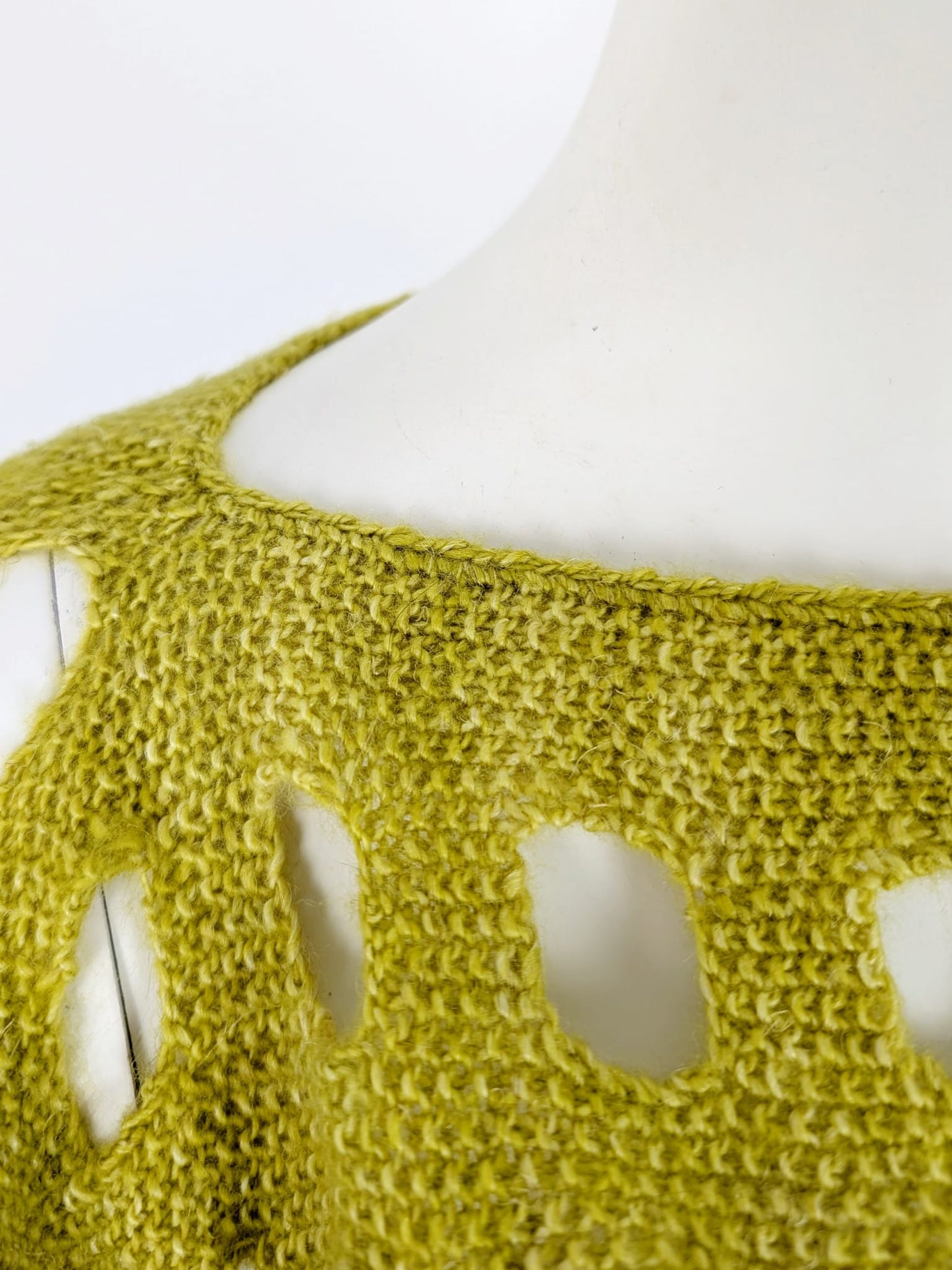 BEVERLY SMART EI tricots The Grid Sweater Pattern