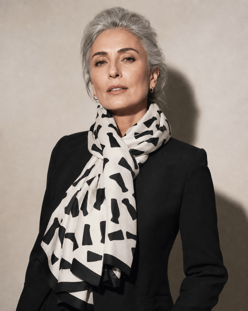BEVERLY SMART foulard FOULARD en soie - édition limitée, signé Beverly Smart