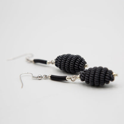 BEVERLY SMART Gris foncé Boucle d'oreille goutelette en fil de téléphone