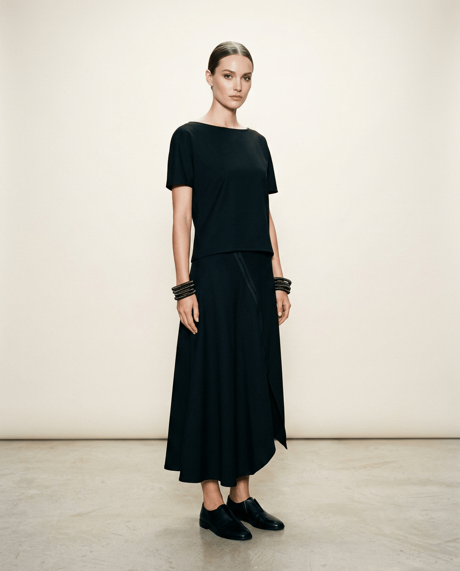BEVERLY SMART jupe Jupe noire asymétrique en biais avec zip apparent