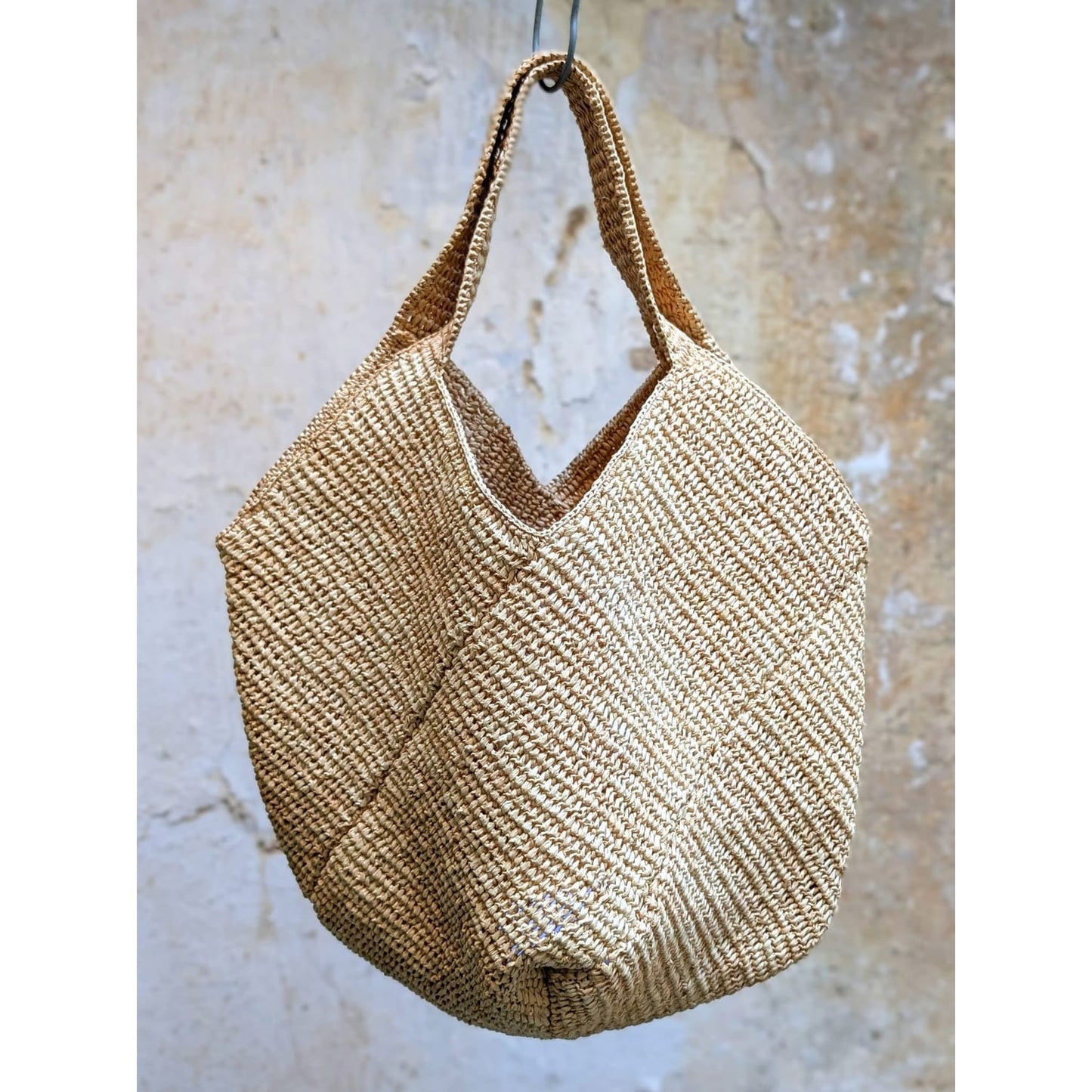 BEVERLY SMART Naturel Sac en Rafia Crocheté à la Main – Élégance Artisanale de Madagascar