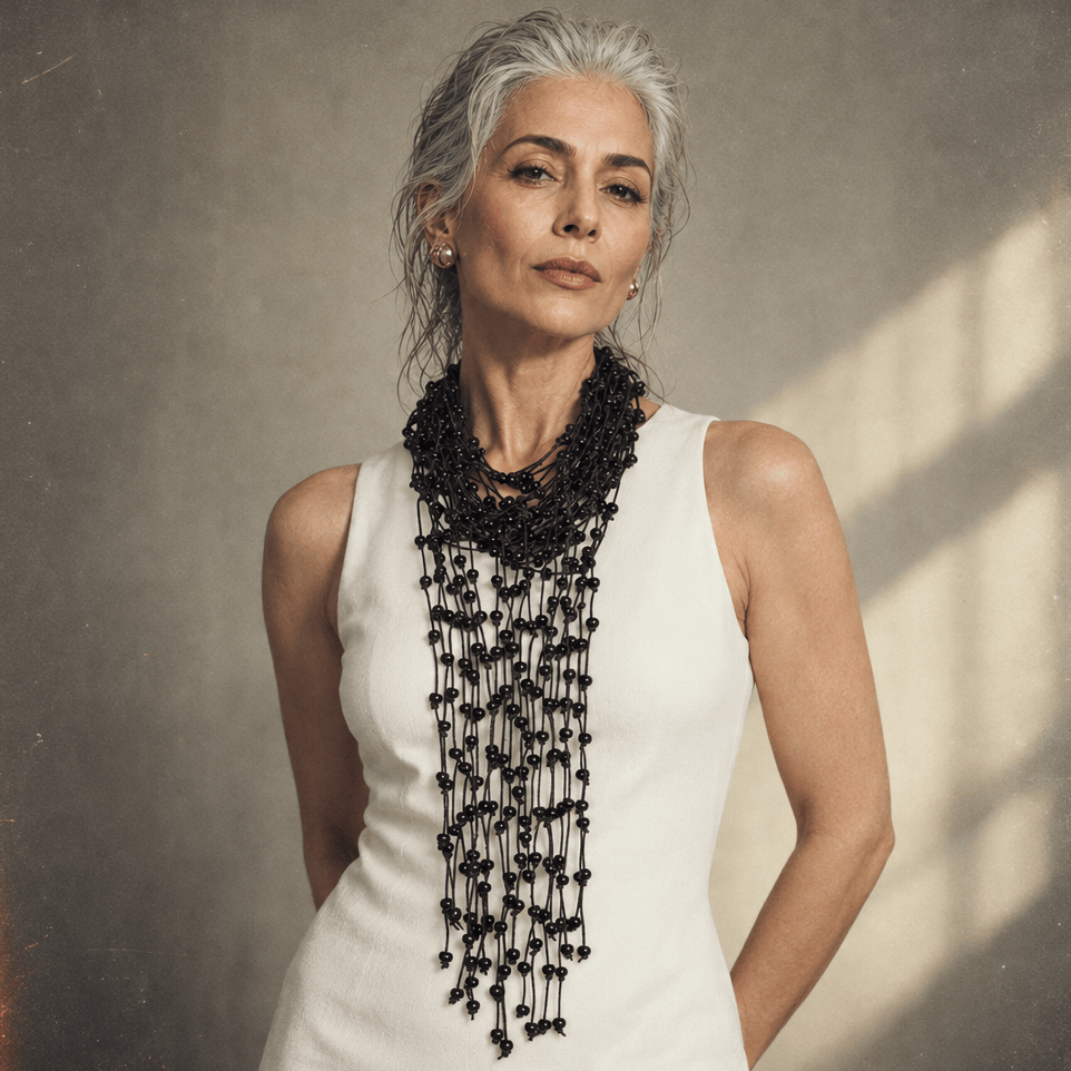 BEVERLY SMART Necklaces Collier cascade de perles et ficelle de cuir