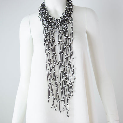 BEVERLY SMART Necklaces Collier cascade de perles et ficelle de cuir