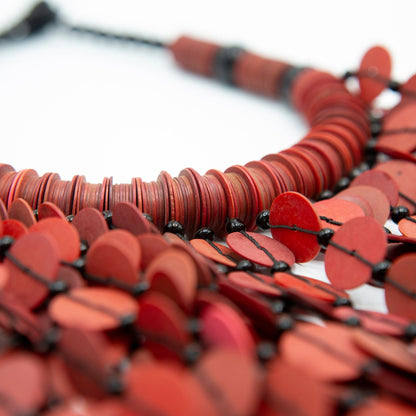 BEVERLY SMART Necklaces Collier plastron en cascade de discs en vinyl recyclé
