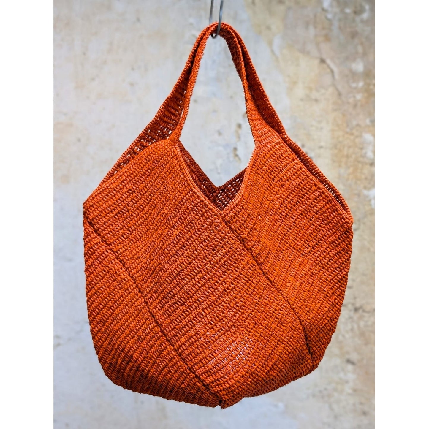 BEVERLY SMART Orange brulée Sac en Rafia Crocheté à la Main – Élégance Artisanale de Madagascar