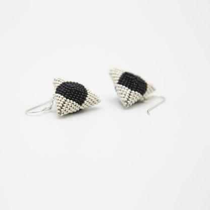 BEVERLY SMART Pendantes Boucles d'oreille "cairns" en perles de rocaille japonaises