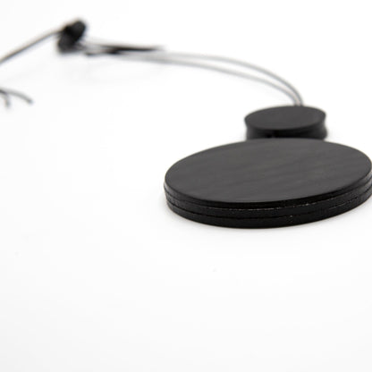 BEVERLY SMART pendentifs Collier Bauhaus 02 – Bijou Fait Main en Cuir Recyclé Noir Mat et Vernis