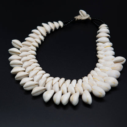 BEVERLY SMART Ras du cou Collier Ras-du-Cou en Coquillages Caouri – Bijou Éthique et Minimaliste Inspiré de l’Afrique
