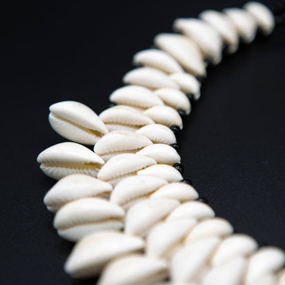 BEVERLY SMART Ras du cou Collier Ras-du-Cou en Coquillages Caouri – Bijou Éthique et Minimaliste Inspiré de l’Afrique