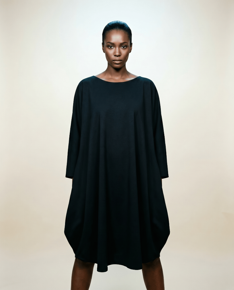 BEVERLY SMART robe Robe noire en biais coupe diamant