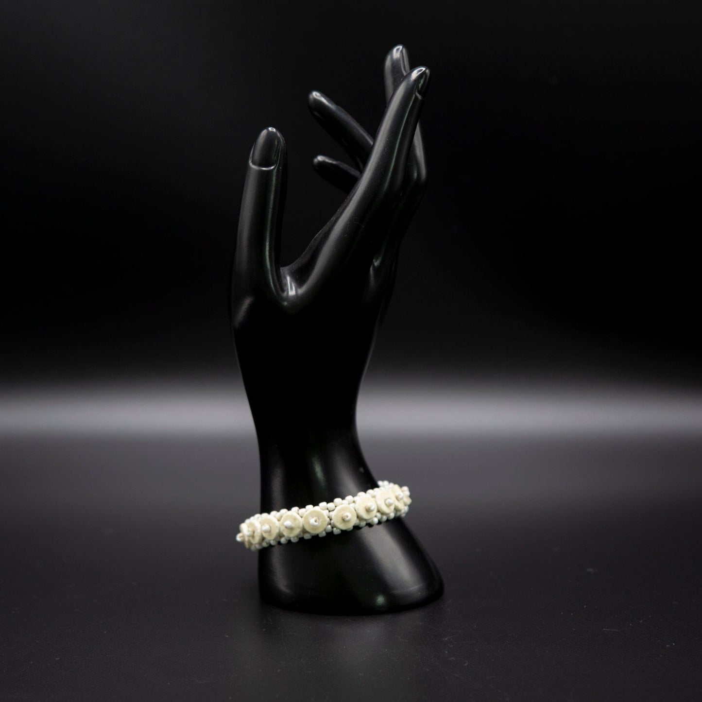 BEVERLY SMART souples Bracelet discret en perles durables faites en coquille d'œuf d'autruche