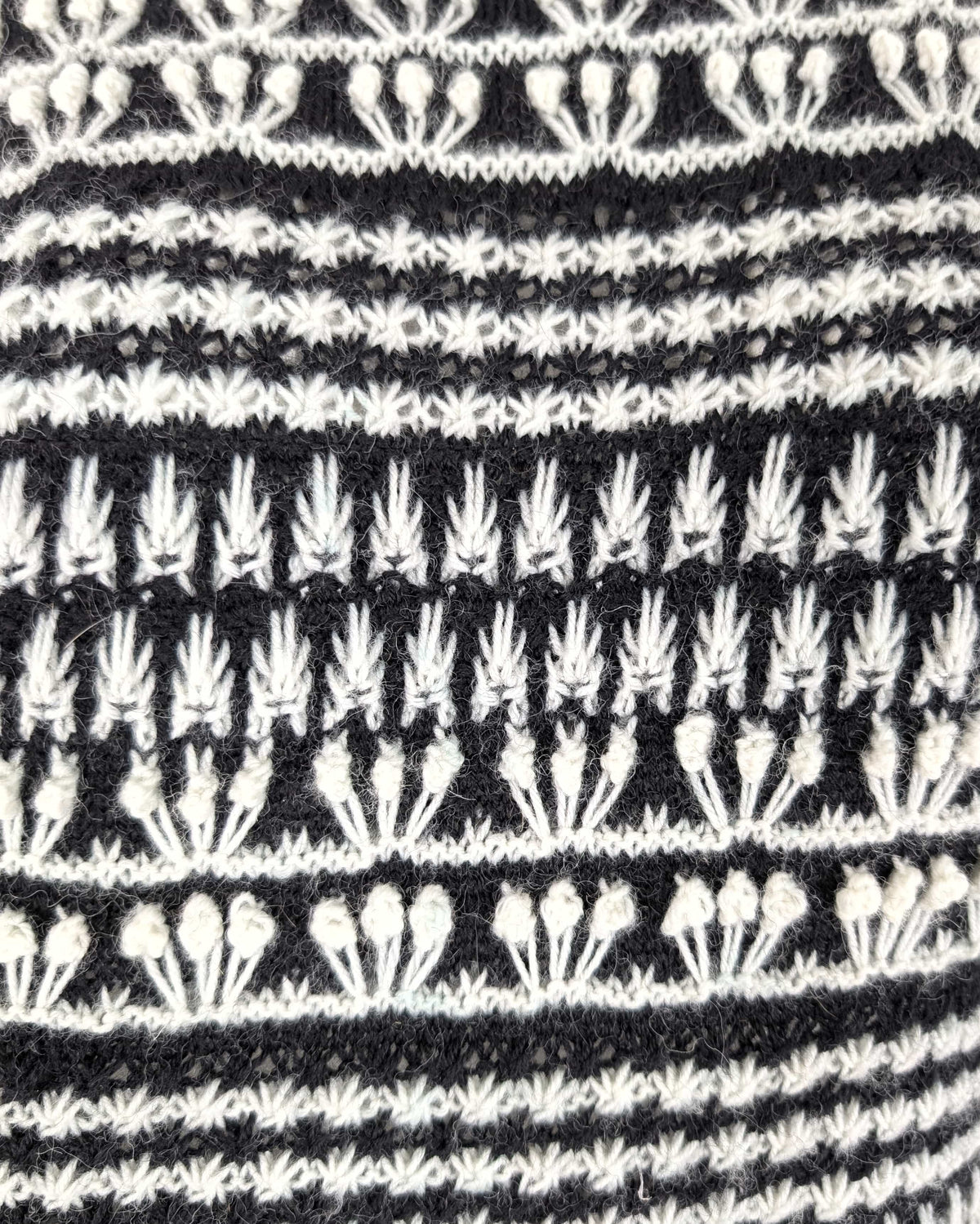 BEVERLY SMART tricots Pull jacquard, noir et crème, n° 9