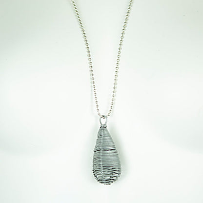 BEVERLY SMART Collier pendentif de goutte en fil de fer
