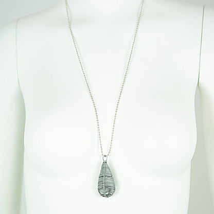 BEVERLY SMART Collier pendentif de goutte en fil de fer