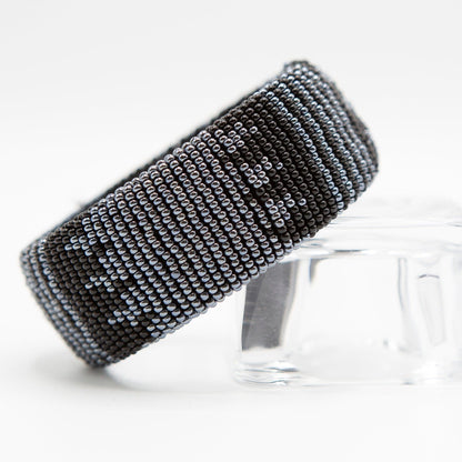 BEVERLY SMART manchettes Bracelet perles façon manchette, éthique et chic