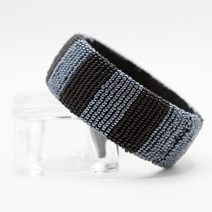 BEVERLY SMART manchettes Bracelet perles façon manchette, éthique et chic
