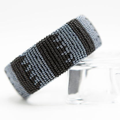 BEVERLY SMART manchettes Bracelet perles façon manchette, éthique et chic