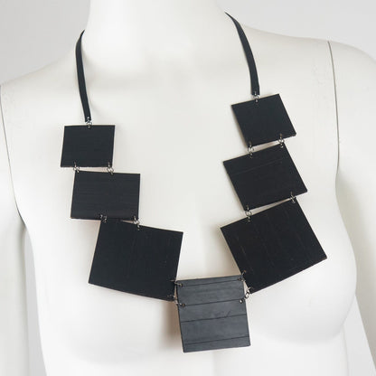 BEVERLY SMART Necklaces Collier à maillons carrés en caoutchouc recyclé