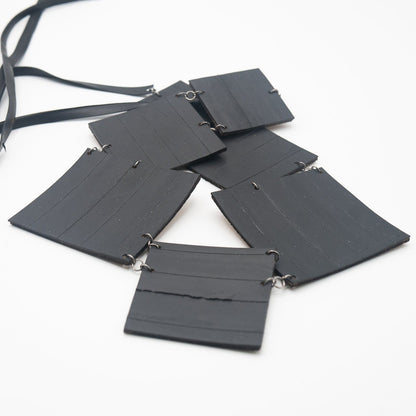 BEVERLY SMART Necklaces Collier à maillons carrés en caoutchouc recyclé