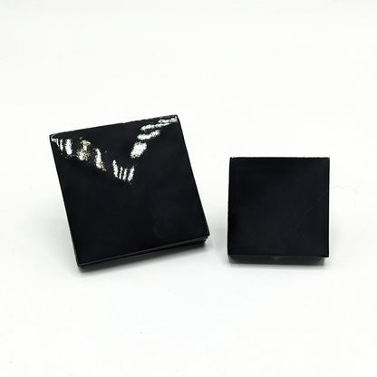 BEVERLY SMART Rings Noir verni / Carrée / Petite Bagues contemporaines en cuir