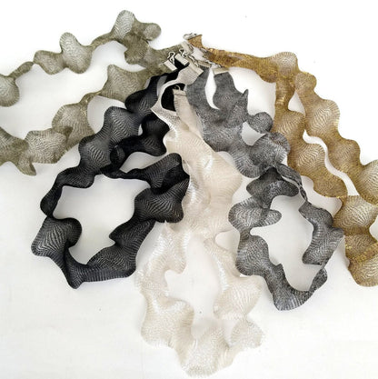 BEVERLY SMART Sautoirs Collier en filet tricoté